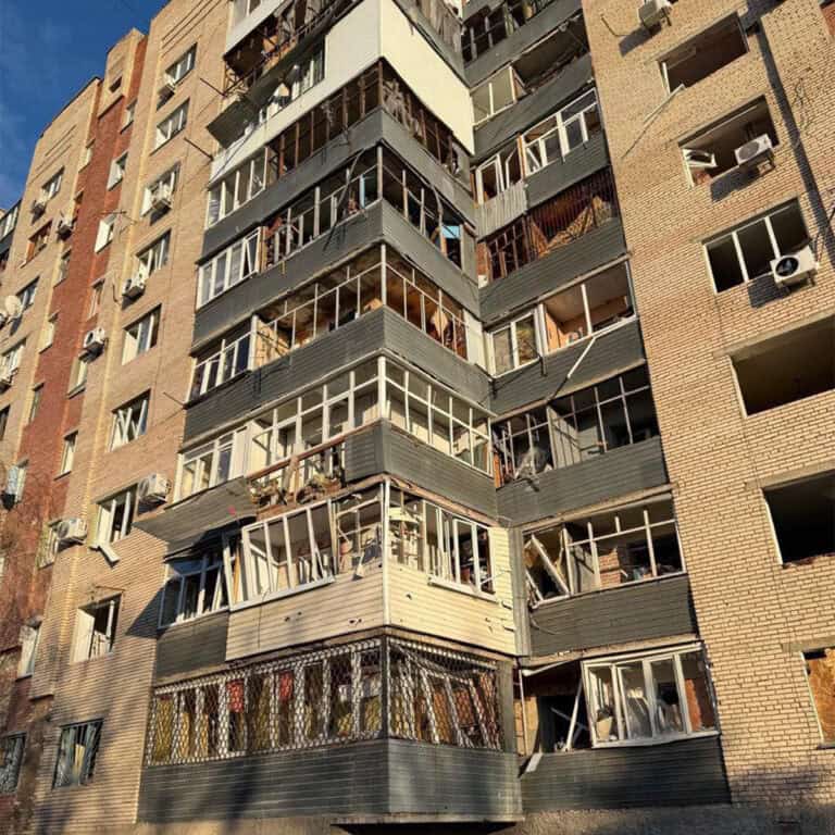В бюджете Славянской громады на 2025 год предусмотрели 3% расходов на ремонт поврежденных боевыми действиями зданий