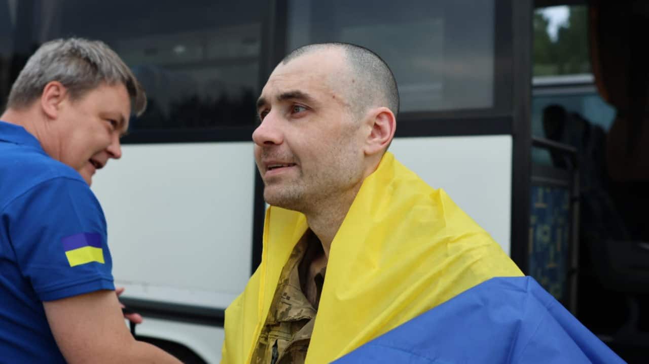 Захисники України після звільнення з російського полону — обмін згідно зі Стамбульськими домовленостями