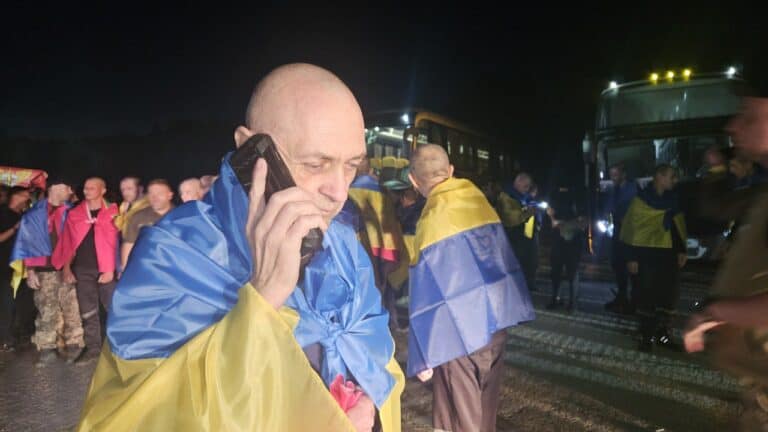Перегляньте новину: У ніч на 24 липня Україна та Росія провели новий обмін полоненими: що відомо про повернутих захисників У ніч на 24 липня Україна та Росія провели новий обмін полоненими: що відомо про повернутих захисників