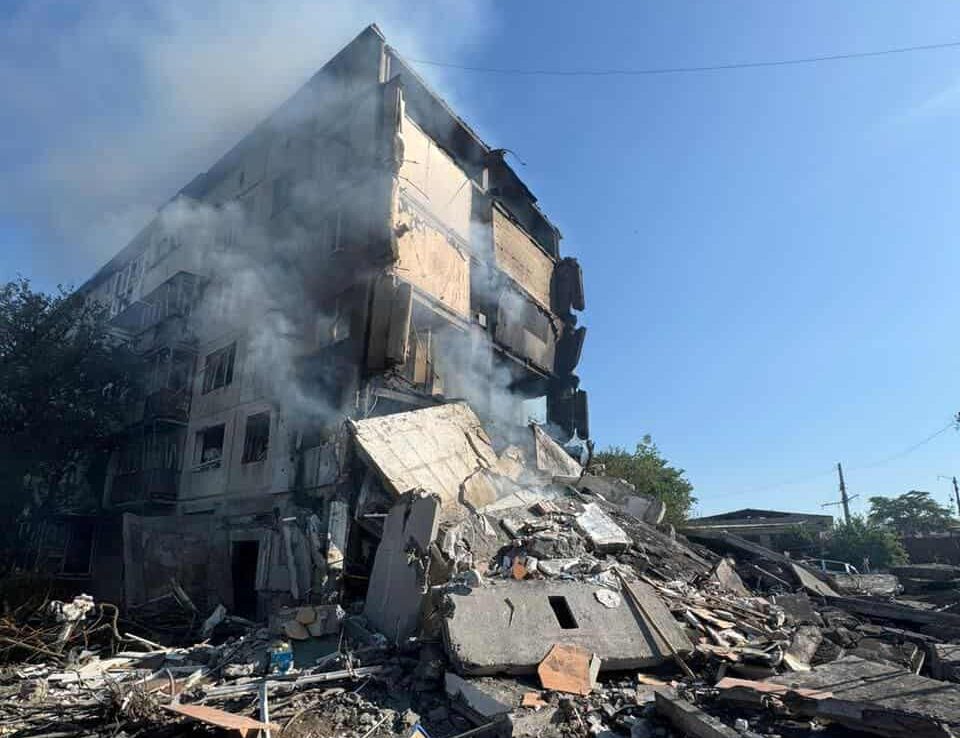 Один загиблий, семеро поранених через російські удари по Донеччині на 7 липня