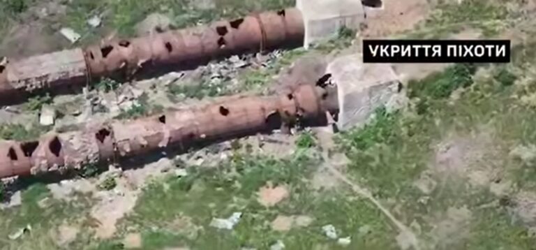 Перегляньте новину: ЗСУ показали, як нищать російських окупантів у великих трубах — це рештки каналу “Сіверський Донець-Донбас” ЗСУ показали, як нищать російських окупантів у великих трубах — це рештки каналу “Сіверський Донець-Донбас”