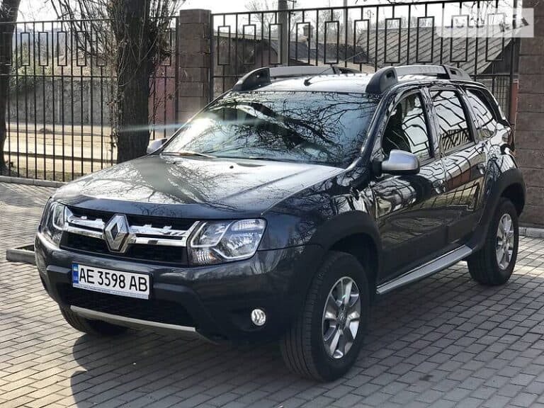 У Слов’янську купують вживаний Renault Duster за понад 800 тисяч: хто поставить авто для комунальників