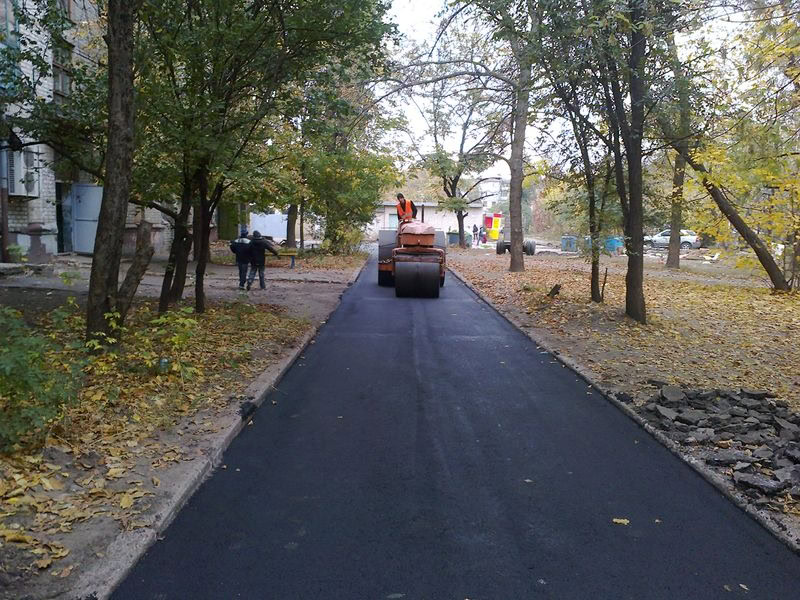У Краматорську ремонтують тротуари
