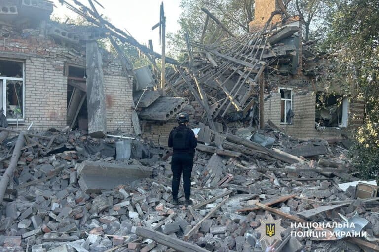 Перегляньте новину: Троє загиблих та семеро поранених серед цивільних: росіяни й надалі обстрілювали Донеччину 7 липня, як минула доба в регіоні (ЗВЕДЕННЯ) Троє загиблих та семеро поранених серед цивільних: росіяни й надалі обстрілювали Донеччину 7 липня, як минула доба в регіоні (ЗВЕДЕННЯ)