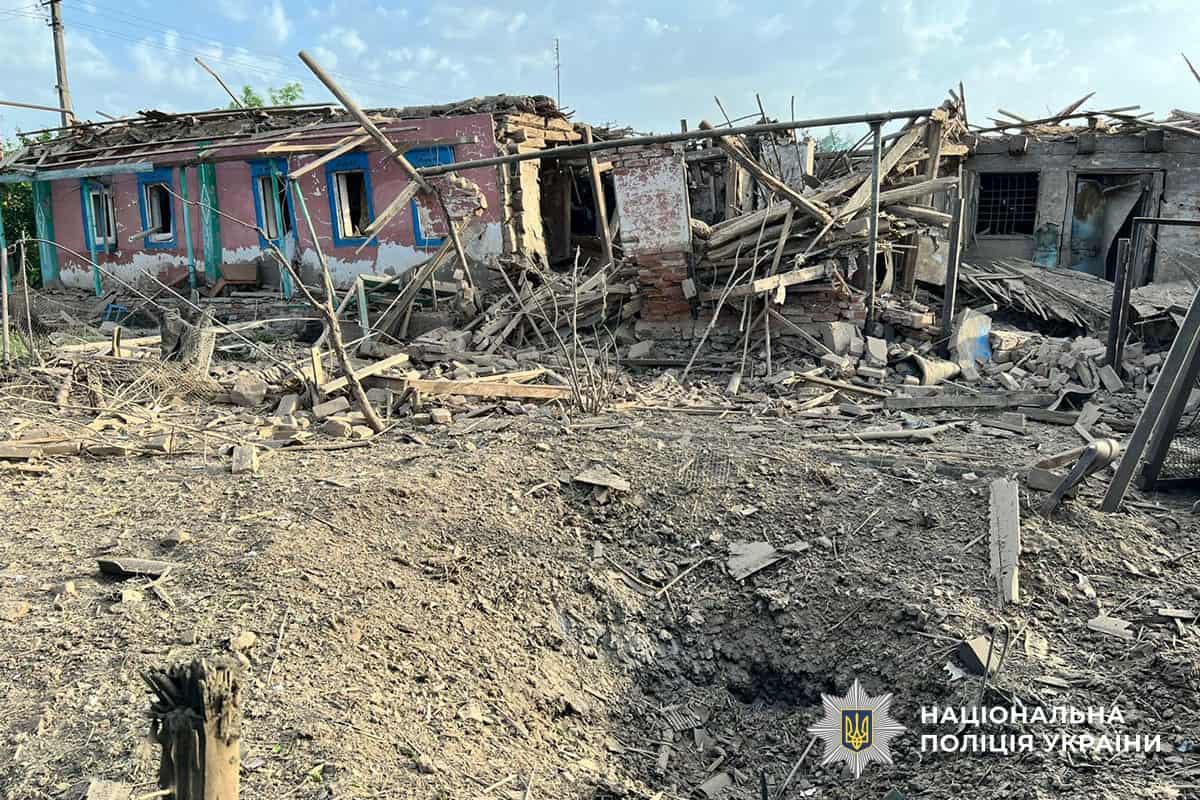 Зображення до посту: Четверо  цивільних загинули та десятеро поранені: якими були наслідки російських ударів по Донеччині 11 липня (ЗВЕДЕННЯ)