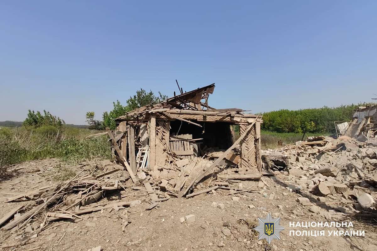 Зображення до посту: Четверо  цивільних загинули та десятеро поранені: якими були наслідки російських ударів по Донеччині 11 липня (ЗВЕДЕННЯ)