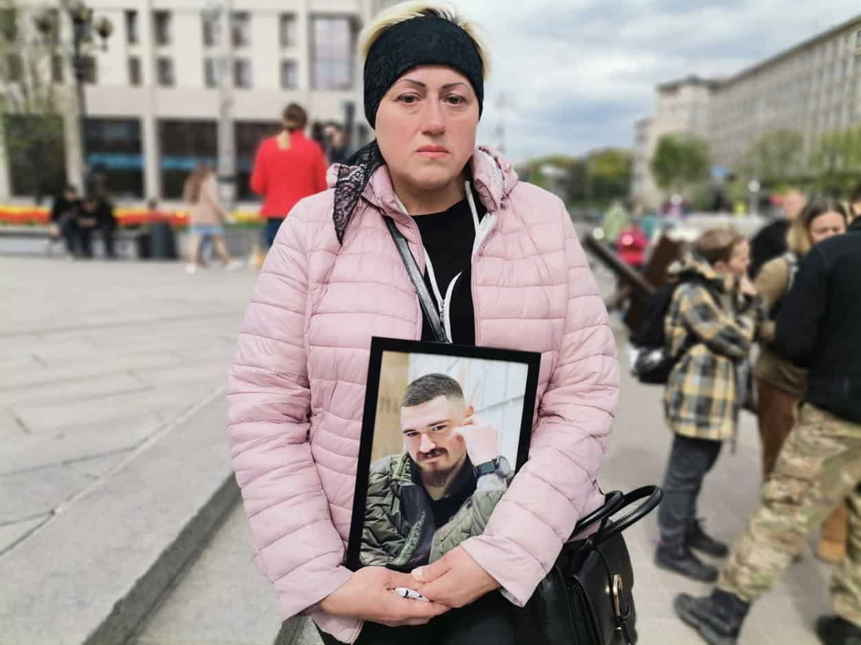 Неля Шастун на акції щодо екстракції оборонців Маріуполя. Київ, 30 квітня 2022 року. Фото: Ганна Курцановська