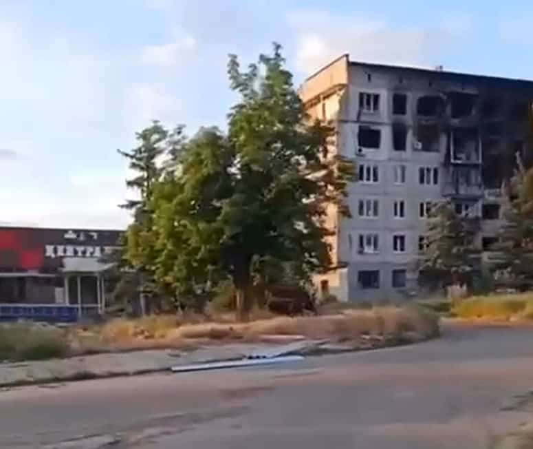 Зображення до посту: Шахти, “Артемсіль” та пам’ятники: який вигляд має Соледар влітку 2025 року