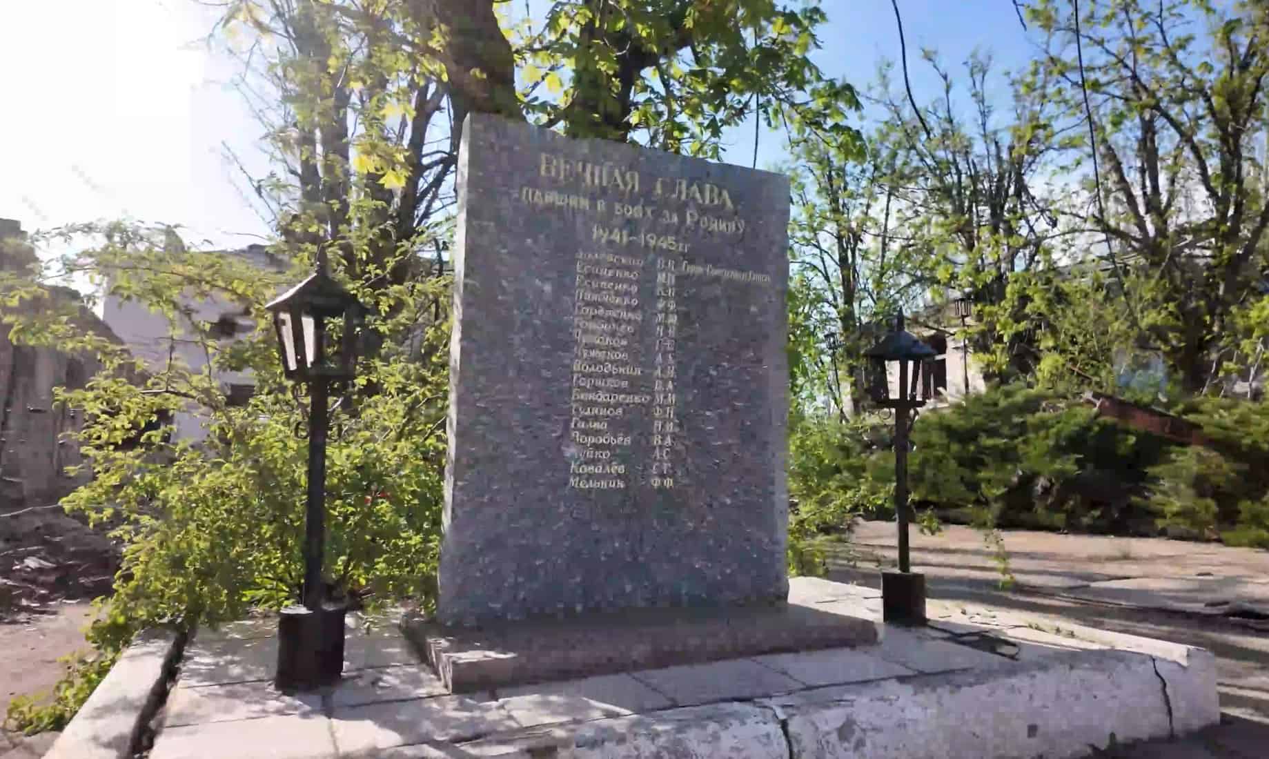 Зображення до посту: Шахти, “Артемсіль” та пам’ятники: який вигляд має Соледар влітку 2025 року