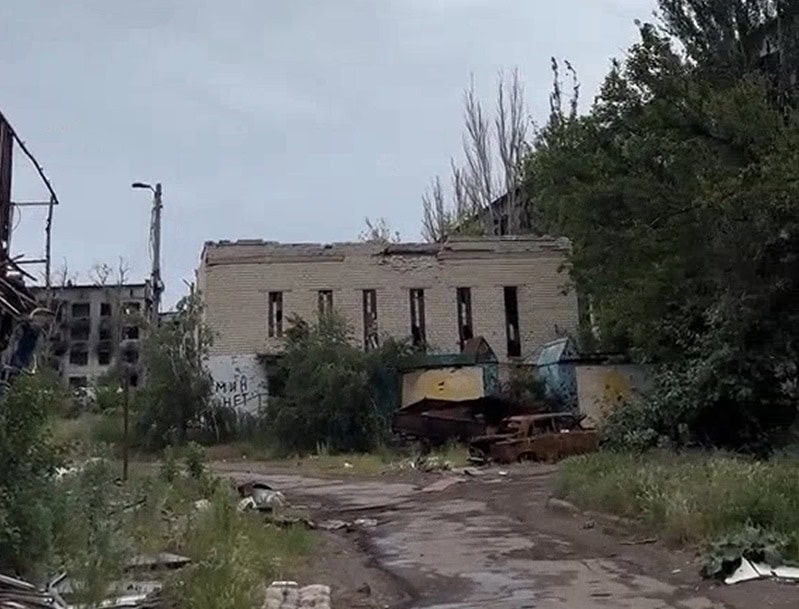 Зображення до посту: Шахти, “Артемсіль” та пам’ятники: який вигляд має Соледар влітку 2025 року