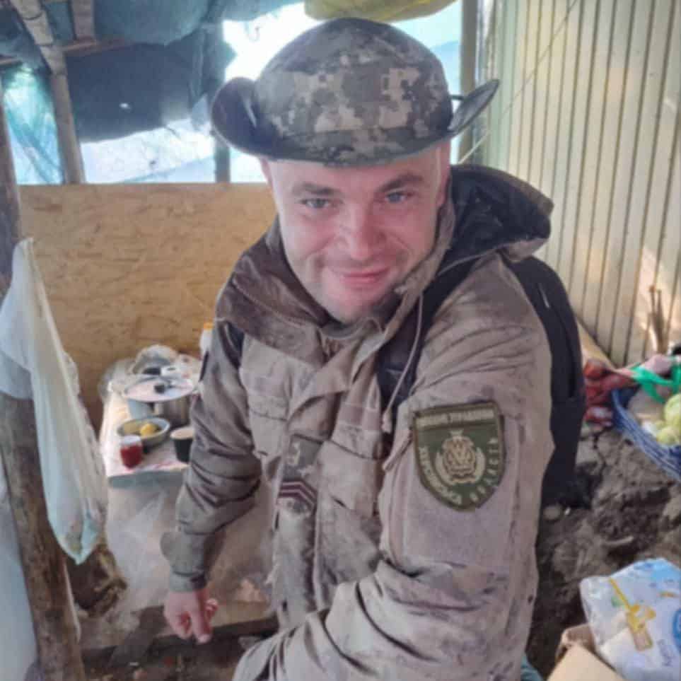 Зображення до посту: Завжди турбувався про людей і тварин: згадаймо захисника Андрія Іщенка з позивним “Чегевара”