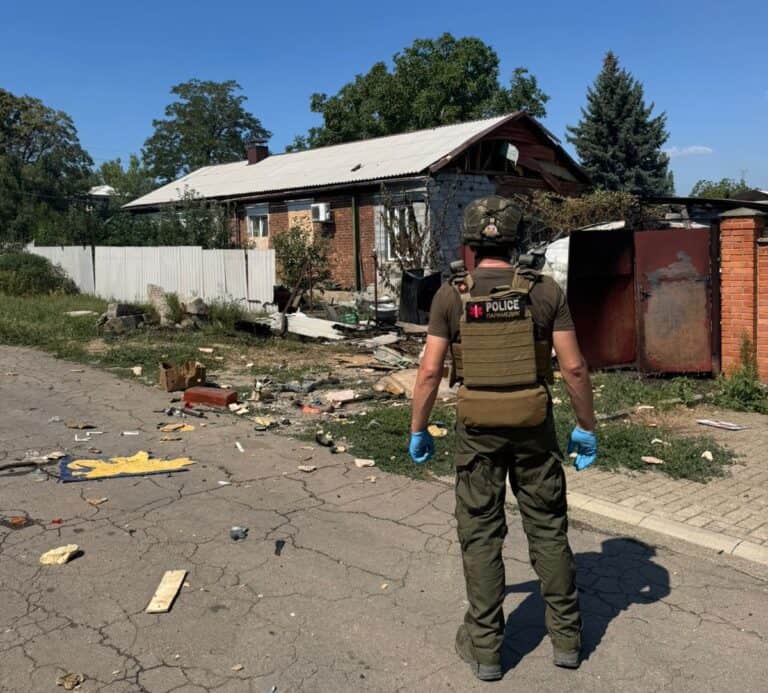 Один погибший в собственном доме: оккупанты 2 августа нанесли артиллерийский удар по Константиновке