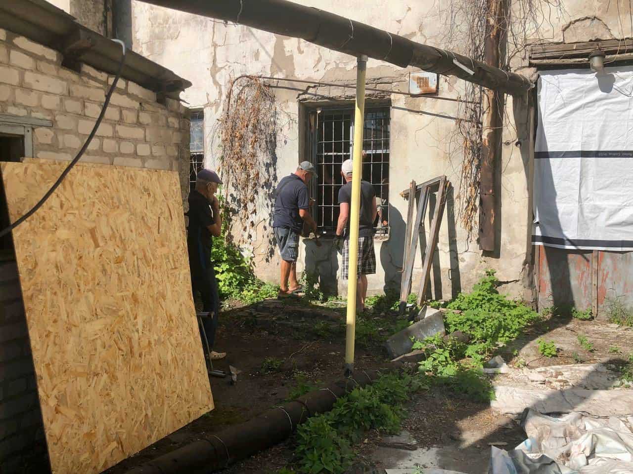 У місті П'ятихатки частково відновили роботу центру для ВПО: які послуги вже можна отримати