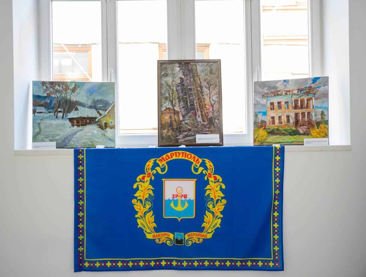 У Львові відкрили виставку художника з Маріуполя Василя Коренчука: як потрапити