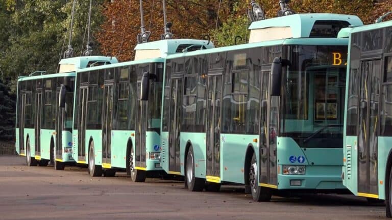 Троллейбус №4 в Славянске возвращается к старому графику работы: как он выглядит (ГРАФИК)
