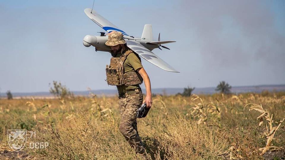 ОСУВ "Дніпро": росіяни б’ють по опорних пунктах ЗСУ на фронтах Донеччини, поки їх піхота проходить в тил