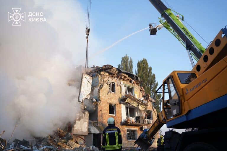 Українців зобов’язали узгоджувати масові заходи в областях з військовими, а в Києві — з Генштабом ЗСУ, — медіа