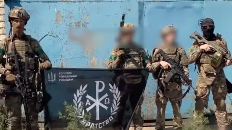 Украинские разведчики ликвидировали россиян, которые фотографировались в Зеленом Гаю