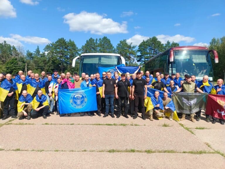 Україна повернула з полону Росії 84 військових та цивільних. Деякі були у неволі з 2014 року
