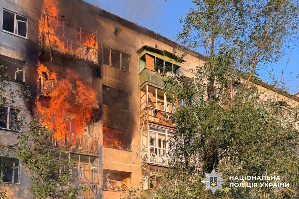 Зображення до посту: Двоє загиблих і семеро поранених: якими були наслідки російських ударів по Донеччині 22 серпня (ЗВЕДЕННЯ)