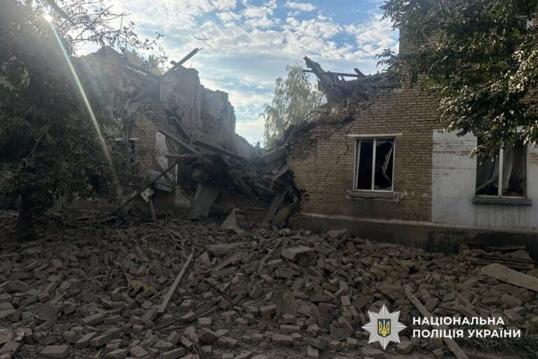 Троє загиблих та 13 поранених, зокрема неповнолітній: що відомо про наслідки обстрілів Донеччини за 11 серпня