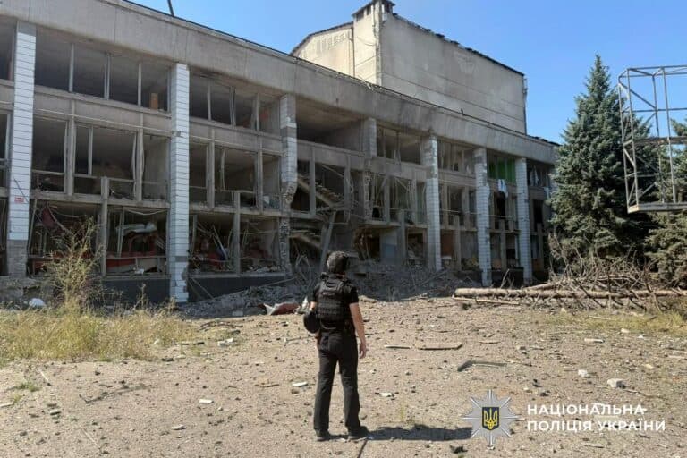 Перегляньте новину: У Костянтинівці та Золотому Колодязі були поранені цивільні: як минуло 21 серпня на Донеччині (ЗВЕДЕННЯ) У Костянтинівці та Золотому Колодязі були поранені цивільні: як минуло 21 серпня на Донеччині (ЗВЕДЕННЯ)