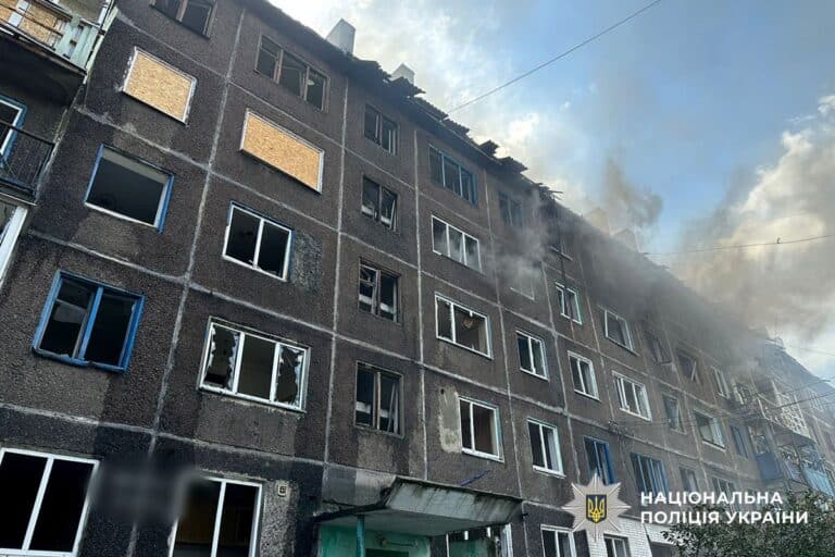 Двоє загиблих, шестеро поранених через російські удари: як минуло 30 серпня у Донецькій області (ЗВЕДЕННЯ)