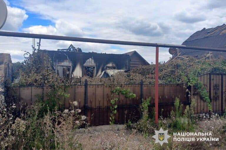 Среди гражданских — пятеро погибших и четверо раненых: последствия российских ударов по Донецкой области за 16 августа (СВОДКА)