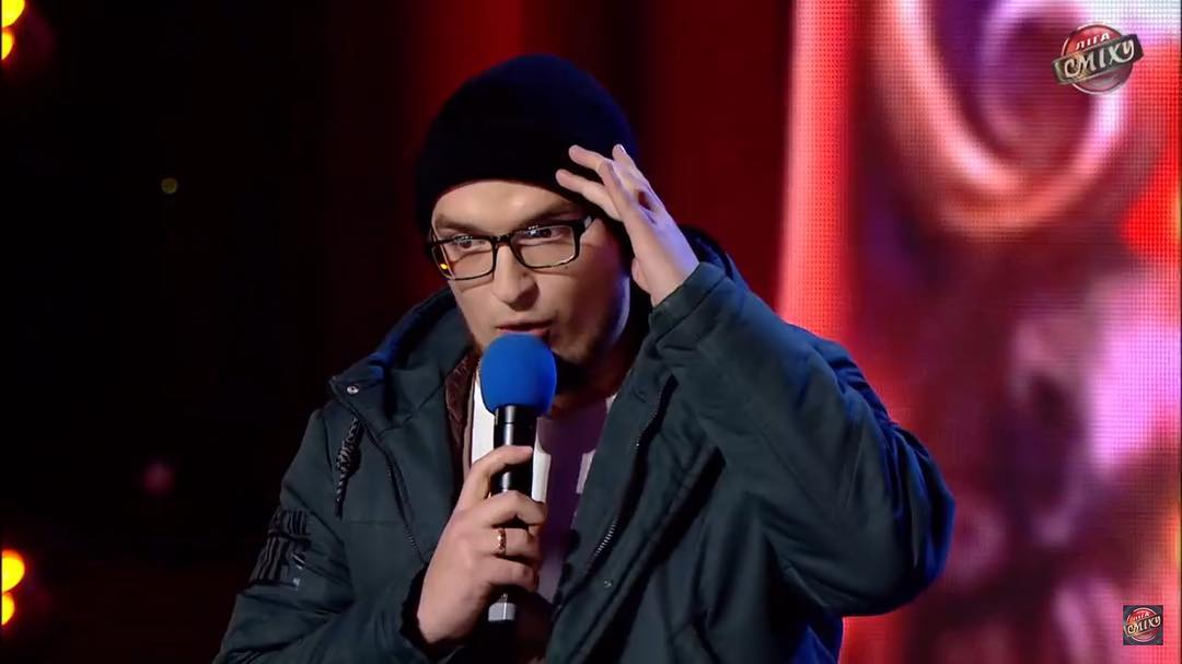 Роман Іваненко на сцені “Ліги Сміху”, 2019 рік