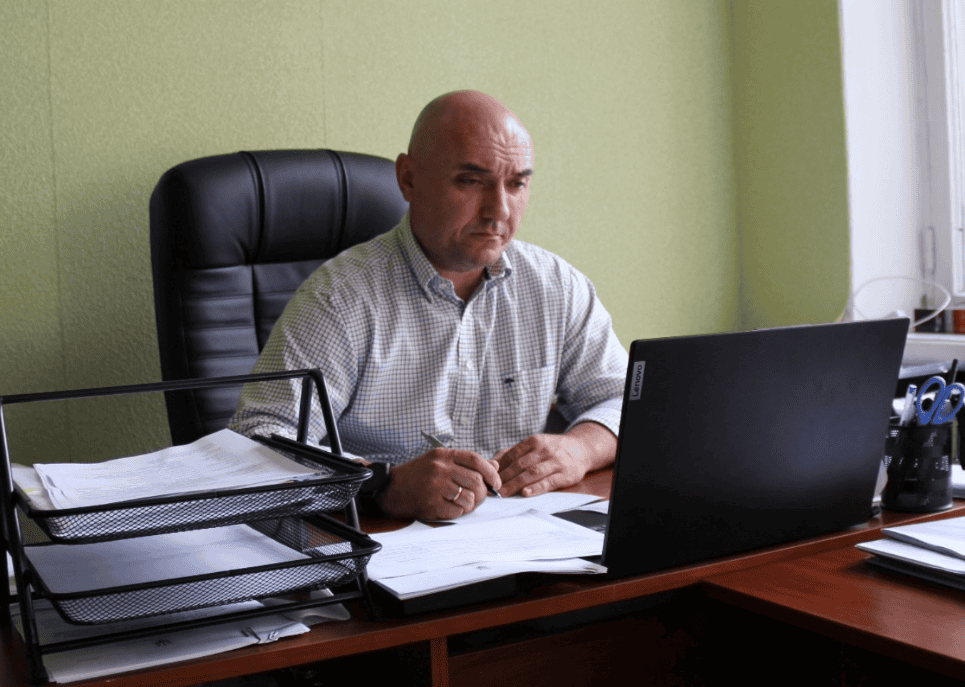 Зображення до посту: Зарплаты нового руководства Великоновосельковской СВА: во сколько обходятся бюджету и что влияет на выплаты
