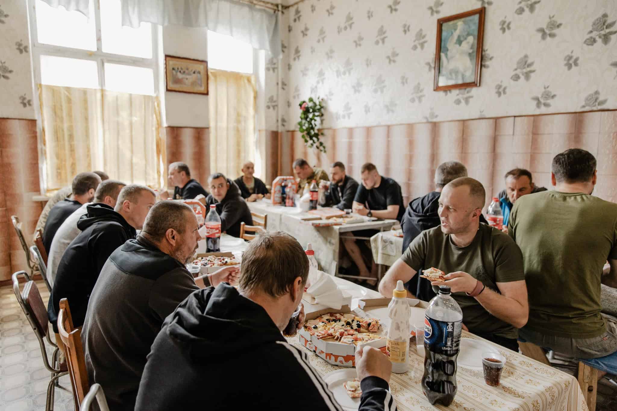 Захід проєкту “Капелано піца” у військовому шпиталі, червень 2025 року. Фото: Facebook/Леонід Номерчук