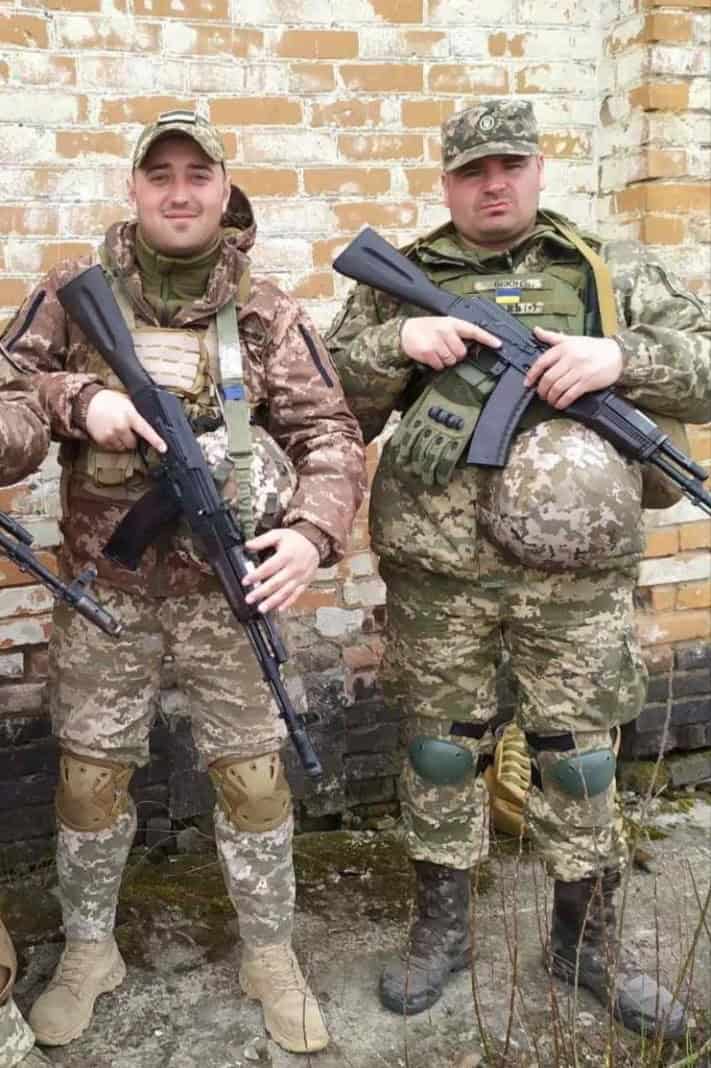 Военный Алексей Наконечный вместе с побратимом. Фото: информационный портал Лиманщины «ЗОРЯ инфо»