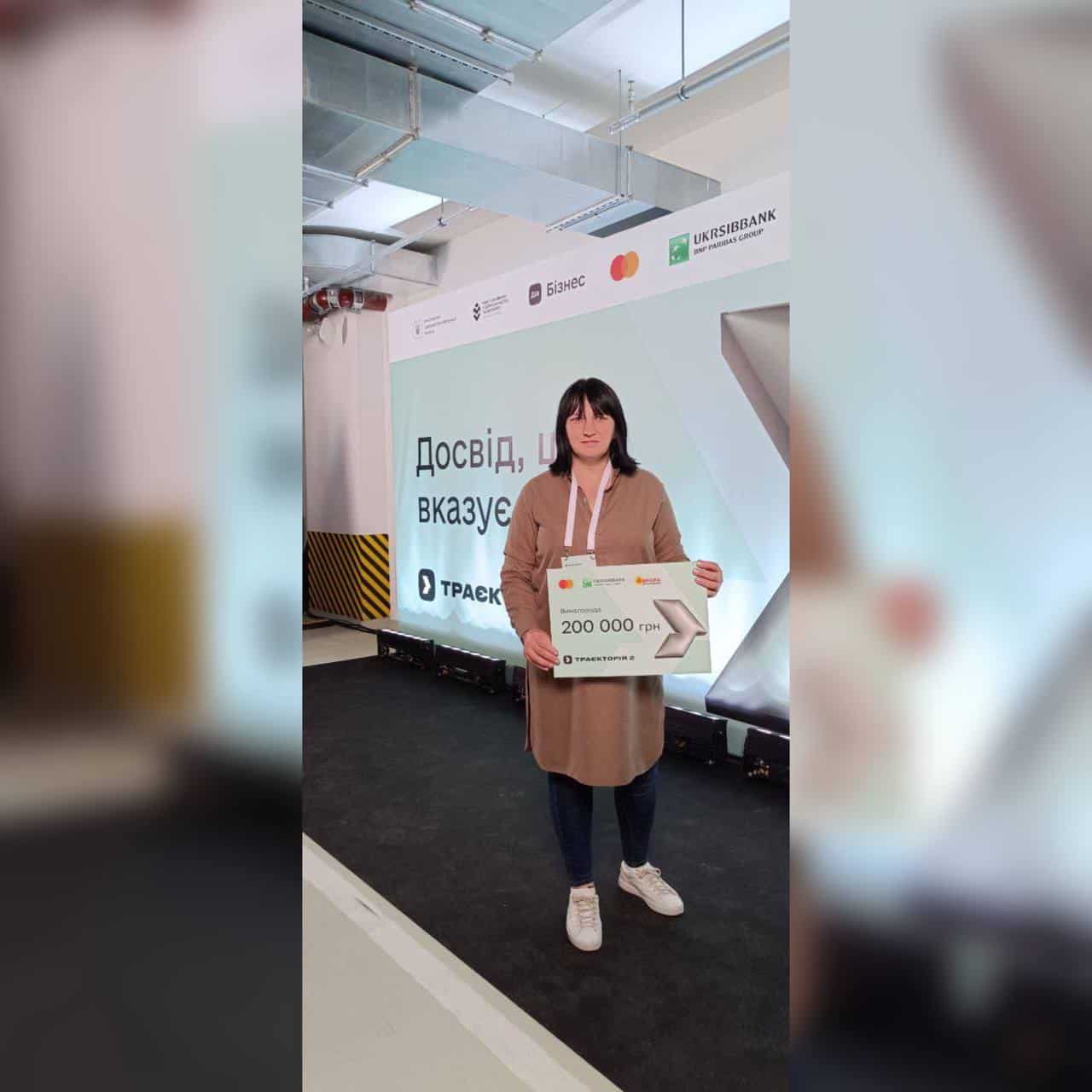 Зображення до посту: “Каждый день приносит открытия”: как переселенка из Бахмута с нуля развивает пасеку под Кременчугом