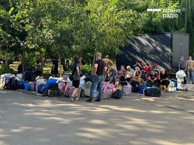 До транзитного центру у Волоському возитимуть мешканців громад Дніпропетровщини, які межують з Донеччиною. Коли відкриють