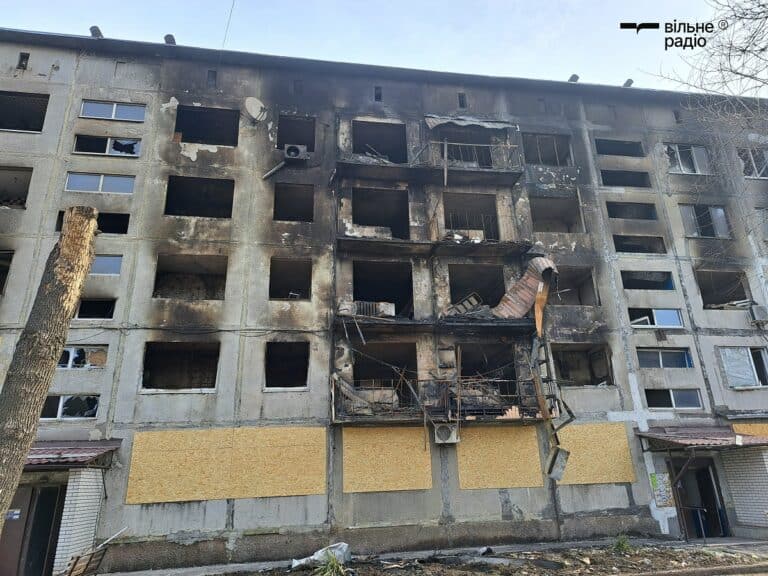 У Добропіллі від російських обстрілів постраждали майже третина багатоповерхівок та 3% приватних будинків
