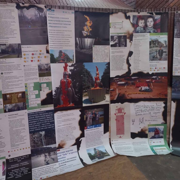 “Маріуполь живе попри окупацію”: в Житомирі відкрили виставку про символ міста і його захисників