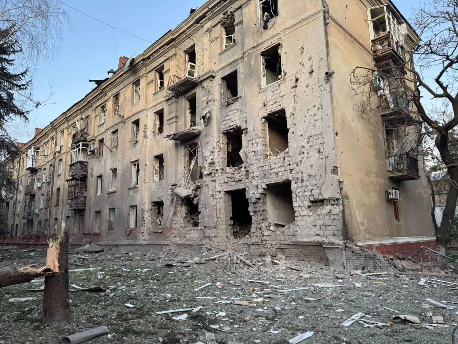 Пораненим після російської атаки в Краматорську надається медична допомога.