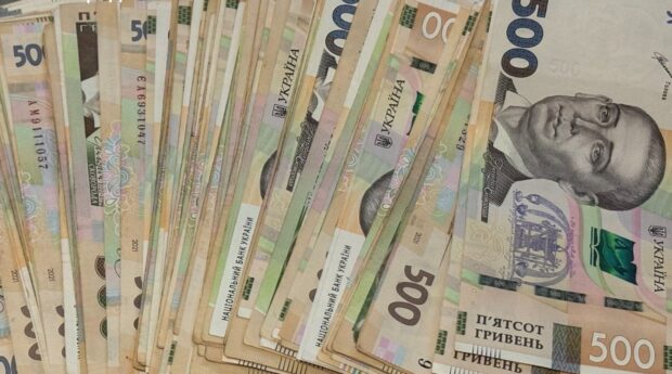 Влада Мирнограда надає одноразову грошову підтримку літнім мешканцям громади у скруті: як отримати