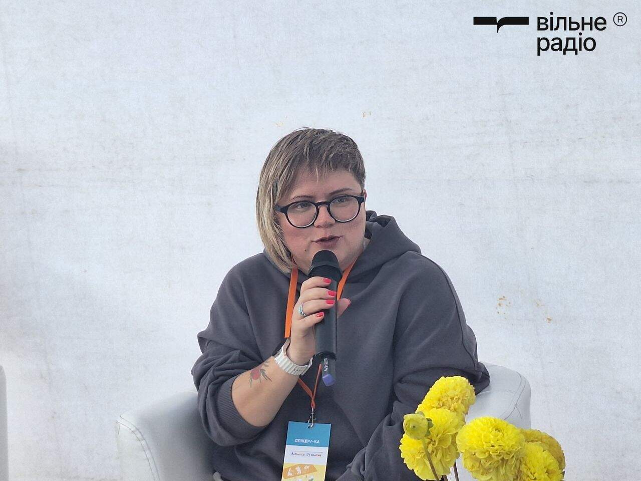 Зображення до посту: “Невидимі” чи “небезпечні”. Що Україна робить (і не робить) для людей в окупації: погляд експертів