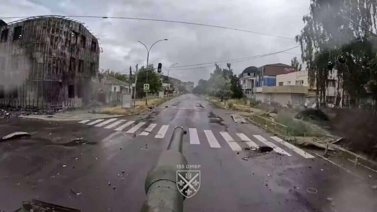Жителей Покровска просят присылать письма с доказательства разрушения их жилья: куда писать и что нужно