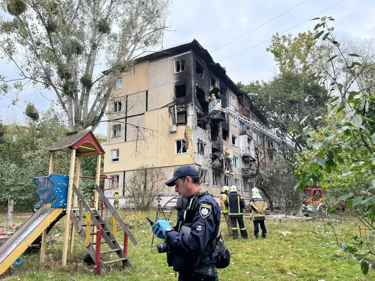 Зображення до посту: Понад 70 людей зазнали поранень внаслідок тривалої нічної атаки окупантів. Найбільше постраждалих — у Запоріжжі