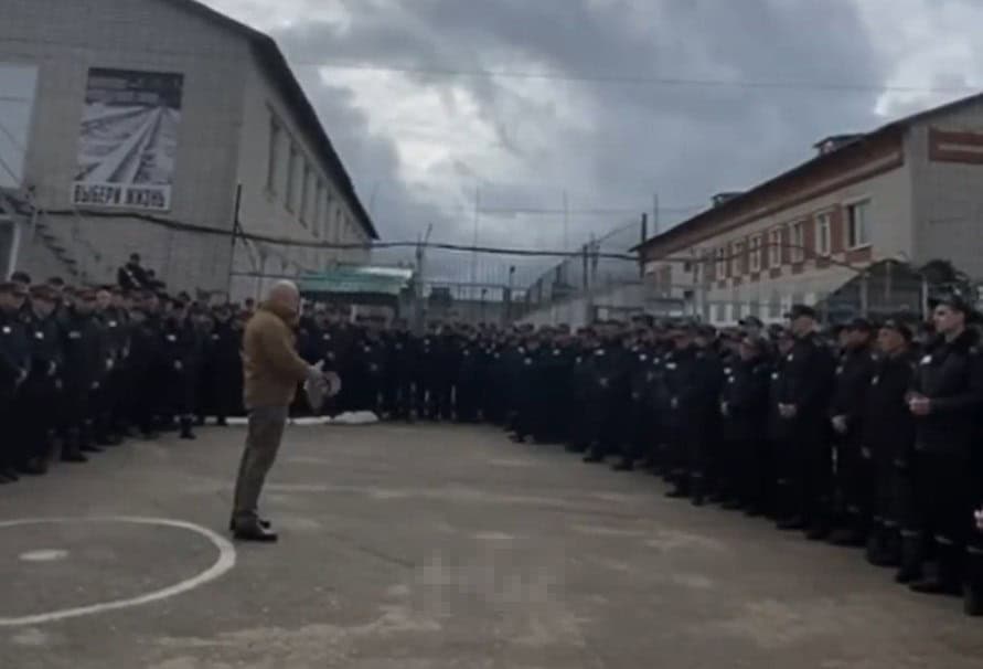 Зображення до посту: “Катівня з необхідними інструментами”: монолог українського військового про полон, репресії та систему покарань у Росії