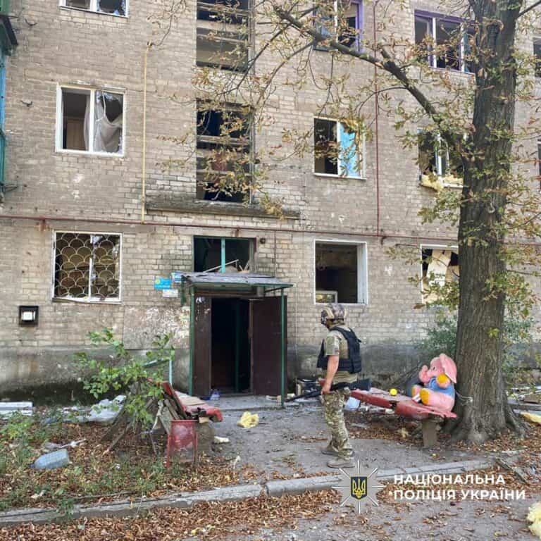В результате российских ударов четыре человека погибли, еще восемь — ранены: сутки 22 сентября в Донецкой области (СВОДКА)