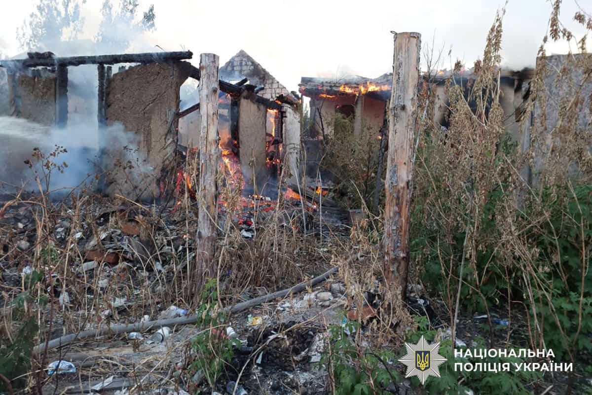 Пошкоджені будинки та поранені цивільні в Лимані після обстрілу.