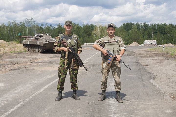 Зображення до посту: Мріяв стати художником чи діджеєм, але став військовим: згадаймо Романа Наглюка, який боронив Схід у 2014 році
