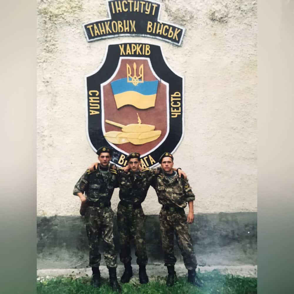 Зображення до посту: Мріяв стати художником чи діджеєм, але став військовим: згадаймо Романа Наглюка, який боронив Схід у 2014 році