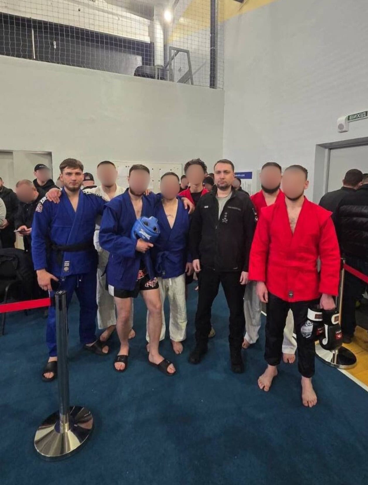 Військовий Дмитро Станкевич (крайній ліворуч) на чемпіонаті серед спецпідрозділів ГУР. Фото з архіву родини