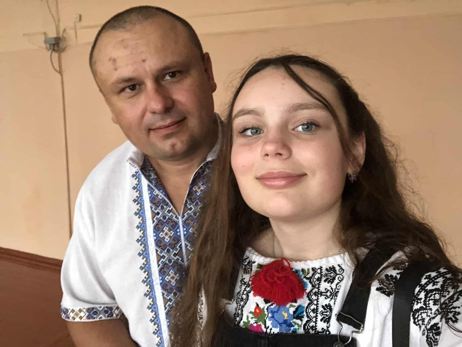 Роман Мохняк разом із донькою Валерією. Фото з архіву родини