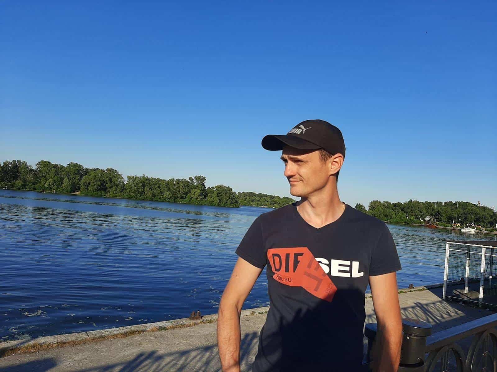 Зображення до посту: Стал отцом долгожданного сына за 3 месяца до гибели: вспомним 37-летнего Владимира Хропка из Полтавщины