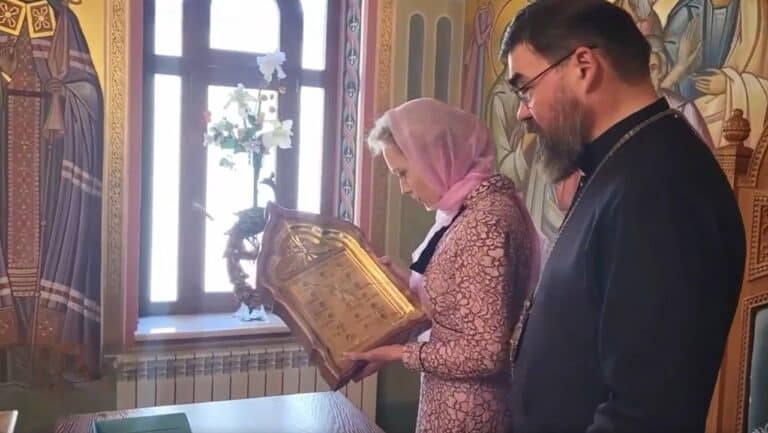 Росіяни показали ікони Митрофана Воронезького та Святогірської Божої Матері, які вивезли з Бахмута: де вони тепер